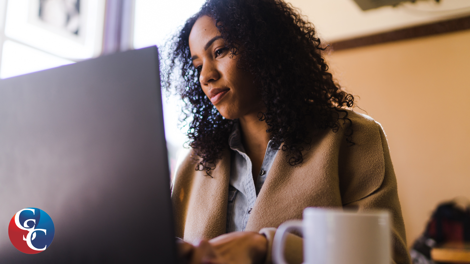 Small business owner applying for a bad credit business loan online. 